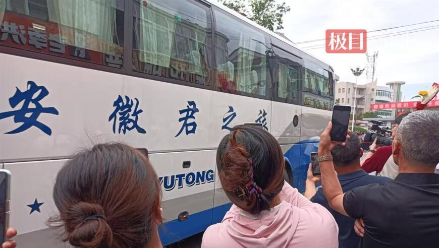 澳门聚彩堂高手资料香港王中王,向阳花给第一批观众看爽了,最新正品解答落实_游戏版V2.100